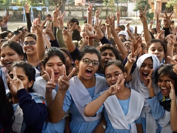 এসএসসিতে জিপিএ ৫ পেয়েছে ২ লাখ ৬৯ হাজার ৬০২ জন