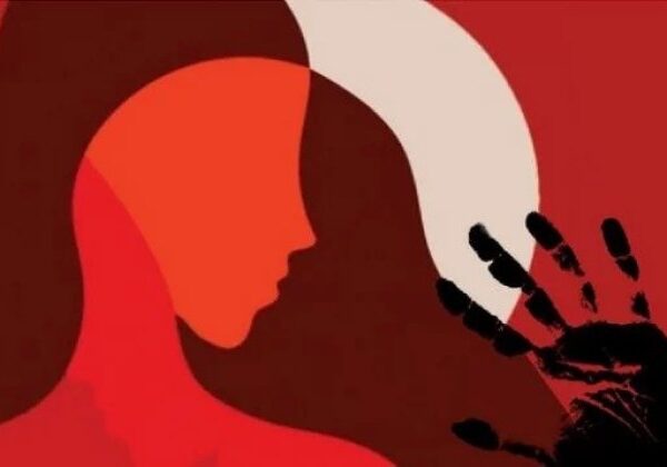 প্রধান শিক্ষকের কুপ্রস্তাবে রাজি না হওয়ায় শিক্ষিকাকে মারধর