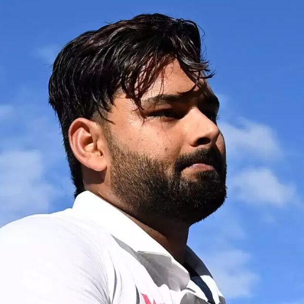 পন্থের জায়গায় কে? অস্ট্রেলিয়া সিরিজ়ে নতুন উইকেটরক্ষকের নাম নির্বাচকের মুখে