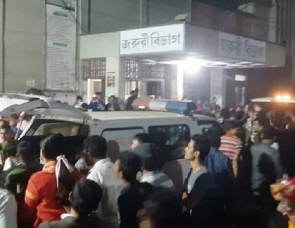 পিকনিক বাস উল্টে প্রাণ গেল দু’জনের, আহত ৪০