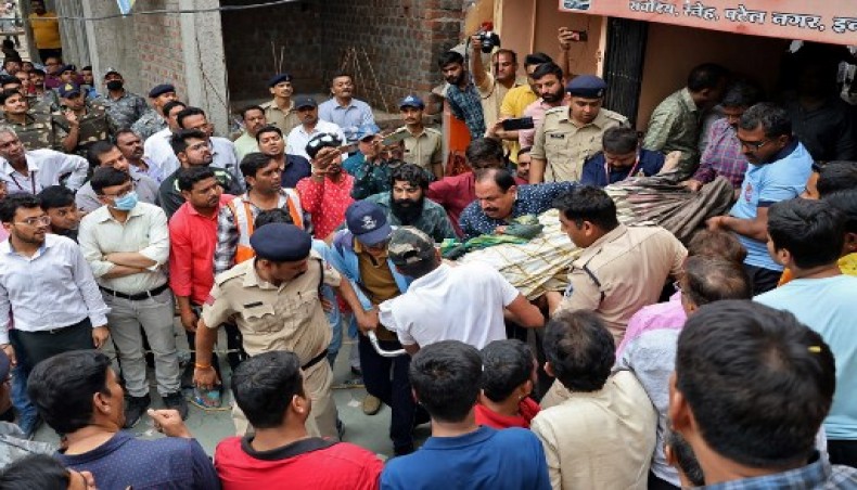 13 killed in India temple collapse