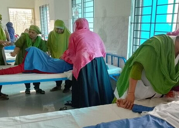 ৩০ ছাত্রী শ্রেণিকক্ষে অসুস্থ, তিন দিন স্কুল বন্ধ
