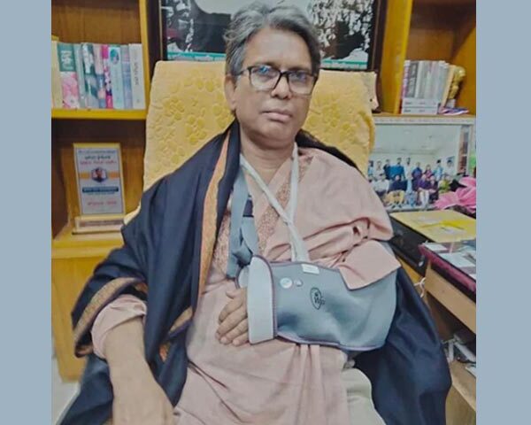 রাজশাহীতে কলেজ শিক্ষকদের মারামারিতে হাড় ফাটল অধ্যক্ষের