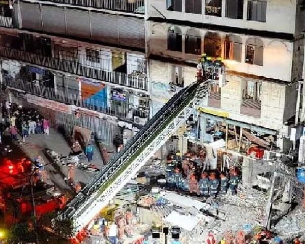 গুলিস্তানে বিস্ফোরণ : নিহত বেড়ে ১৯