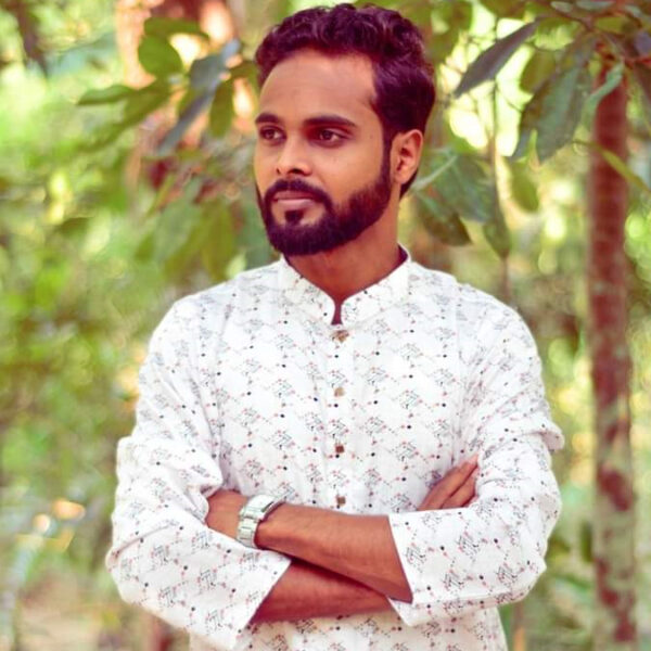 ছাত্রীদের সঙ্গে অনৈতিক সম্পর্ক