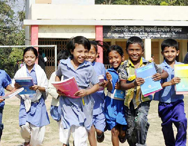 হঠাৎ ছুটি বাতিল হওয়ায় ক্লাস উপস্থিতি নিয়ে শঙ্কা