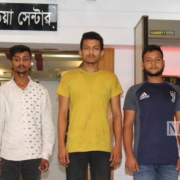 ‘শিক্ষককে হত্যার পর টাকা ছিনিয়ে সাজানো হয় সমকামিতার নাটক’