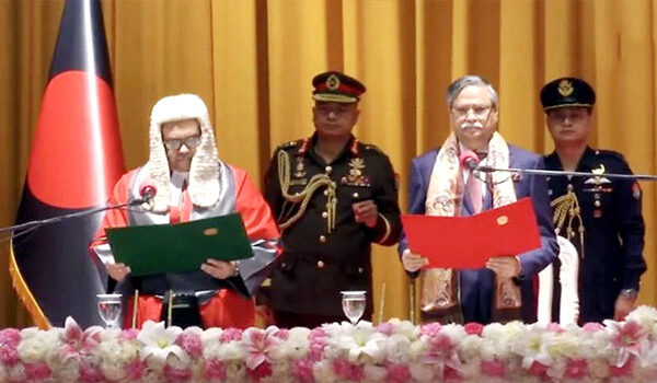 প্রধান বিচারপতি হিসেবে শপথ নিলেন ওবায়দুল হাসান