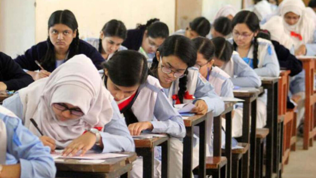 বন্ধ হচ্ছে প্রাথমিকের ষষ্ঠ-অষ্টমে ভর্তি
