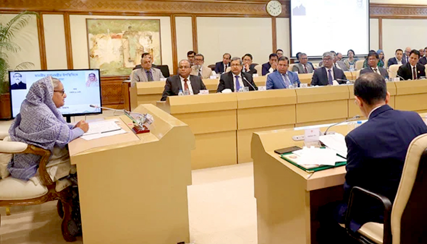 Prime Minister in the secretary meeting
