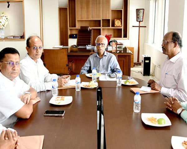 শিক্ষকদের পদত্যাগে বাধ্য ও হেনস্তা নয়: শিক্ষা উপদেষ্টা