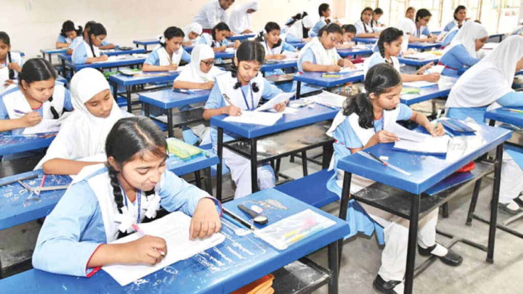 তৈরি হচ্ছে বার্ষিক পরীক্ষার প্রশ্নকাঠামো-সিলেবাস, কবে যাবে শিক্ষার্থীদের হাতে?