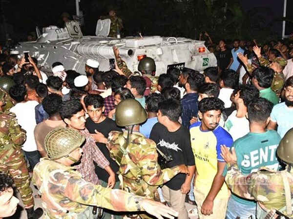 খুলনায় গণপিটুনি’র শিকার তরুণ শঙ্কামুক্ত: আইএসপিআর