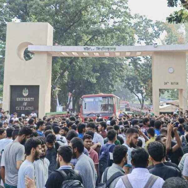 চবিতে শিক্ষার্থীদের ওপর ছাত্রলীগ ও যুবলীগের হামলার অভিযোগ