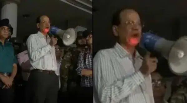 এখনও অবরুদ্ধ ঢাকা বোর্ডের চেয়ারম্যান, অটোপাসের ঘোষণা চান তারা