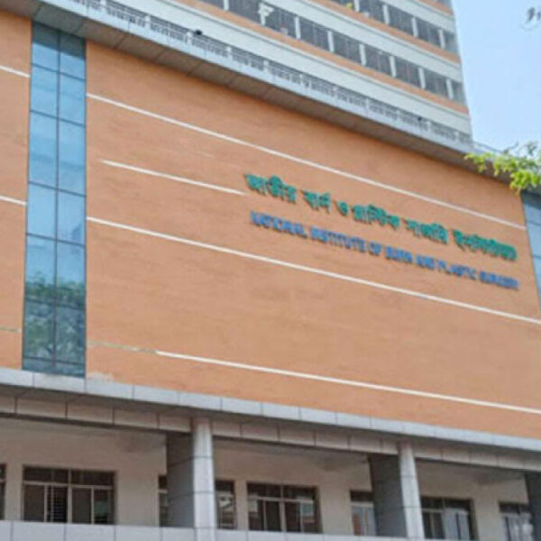 নারায়ণগঞ্জে কারখানায় বিস্ফোরণে ১১ শ্রমিক দগ্ধ