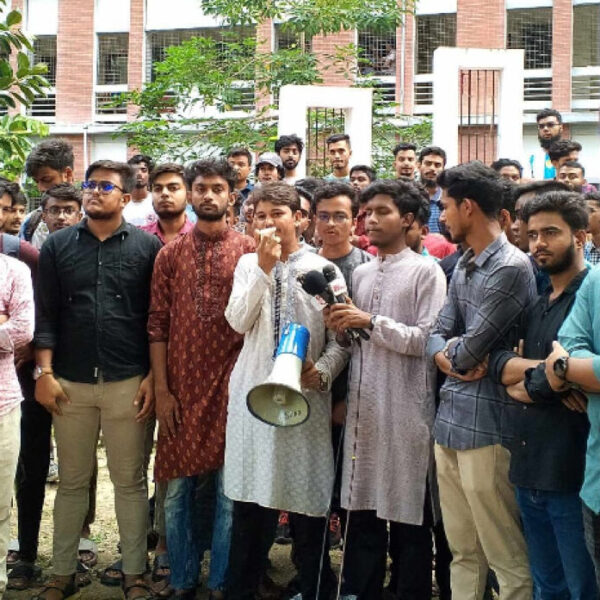 সাত কলেজ শিক্ষার্থীদের দ্বিতীয় দিনের মতো ক্লাস-পরীক্ষা বর্জন