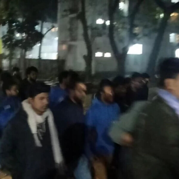 জাবিতে ছাত্রদলের দুই গ্রুপের পাল্টাপাল্টি ধাওয়া