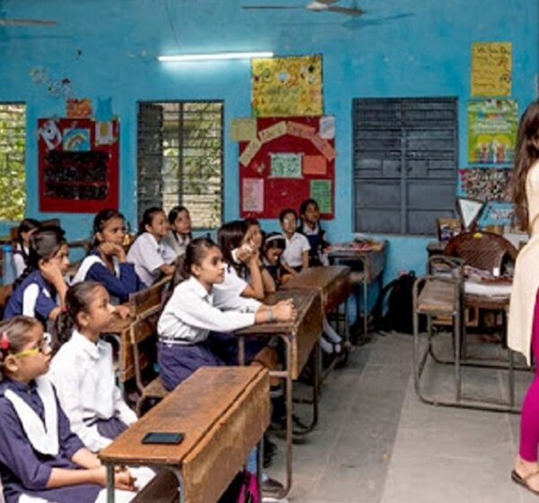 প্রাথমিকের বদলি বন্ধ, ভোগান্তিতে লাখো শিক্ষক