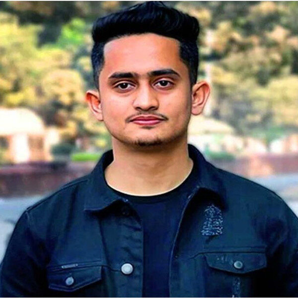 দায়িত্ব থেকে সরে দাঁড়ালেন সারজিস