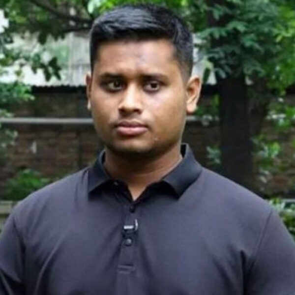 সরকারকে কড়া বার্তা দিলেন হাসনাত আব্দুল্লাহ