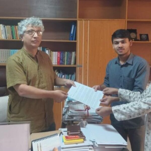 সাত কলেজের সমন্বিত বিশ্ববিদ্যালয়ে থাকতে এবার তিতুমীর শিক্ষার্থীদের স্মারকলিপি