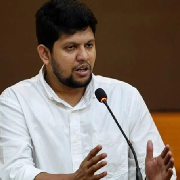 নাহিদ ইসলামের পদে আসছেন উপদেষ্টা মাহফুজ