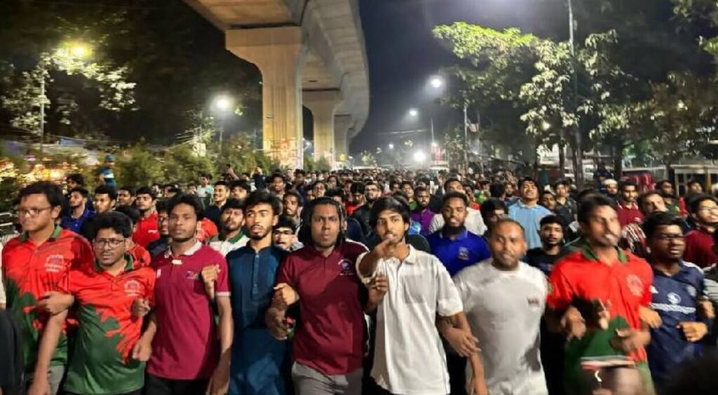 লাকি আক্তারকে গ্রেপ্তারের দাবিতে ঢাবিতে মিছিল