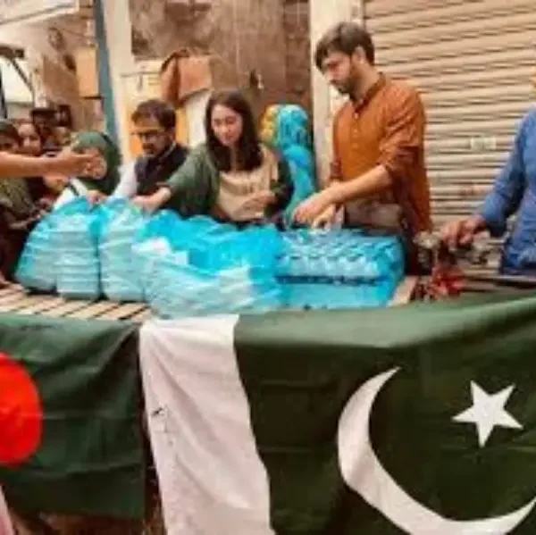 পাকিস্তানের পতাকা সামনে রেখে ইফতার বিতরণ প্রসঙ্গে যে ব্যাখ্যা দিলেন নাফসিন মেহনাজ