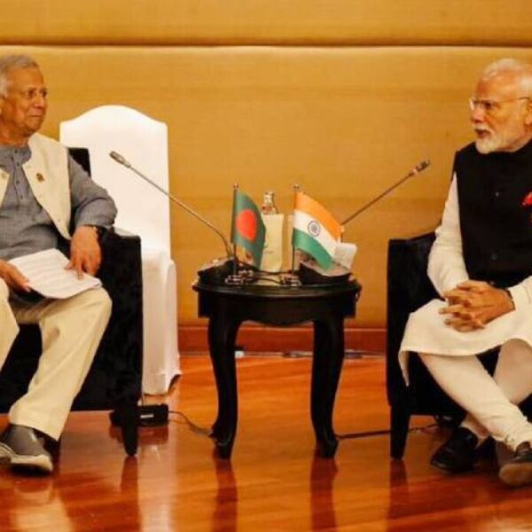 ড. ইউনূস ও নরেন্দ্র মোদির বৈঠক শুরু