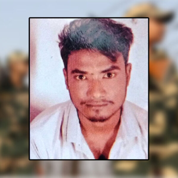 সীমান্তে বিএসএফের গুলিতে নিহত হাসিবুলের মরদেহ পরিবারের কাছে হস্তান্তর
