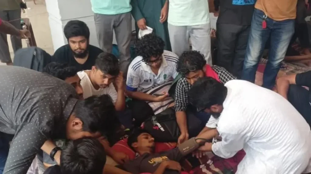 ৪ কুয়েট শিক্ষার্থী অসুস্থ, হাসপাতালে ভর্তি ২ জন