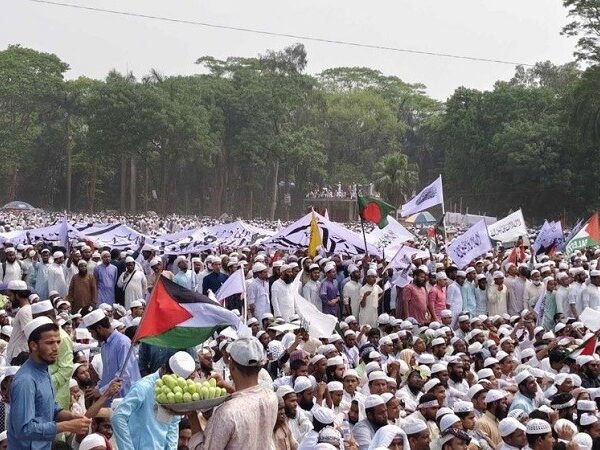 নারীর প্রতি অবমাননা: হেফাজতকে ৩ এনসিপি নেত্রীর লিগ্যাল নোটিশ