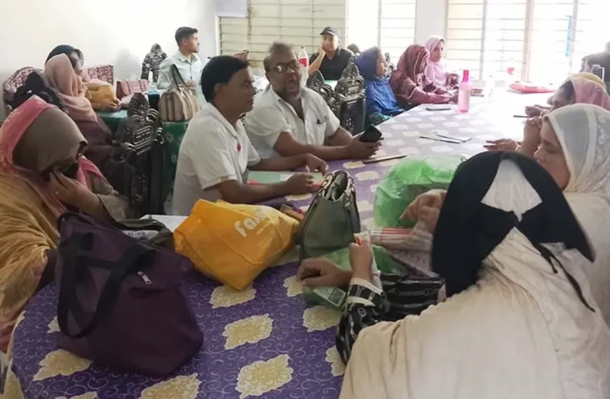 প্রাথমিক শিক্ষকদের কর্মবিরতি,‘সুপারিশ’ সংশোধনের দাবি