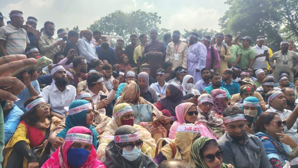 প্রজ্ঞাপন ছাড়া মাঠ ছাড়বেন না আন্দোলনরত প্রাথমিক শিক্ষকরা
