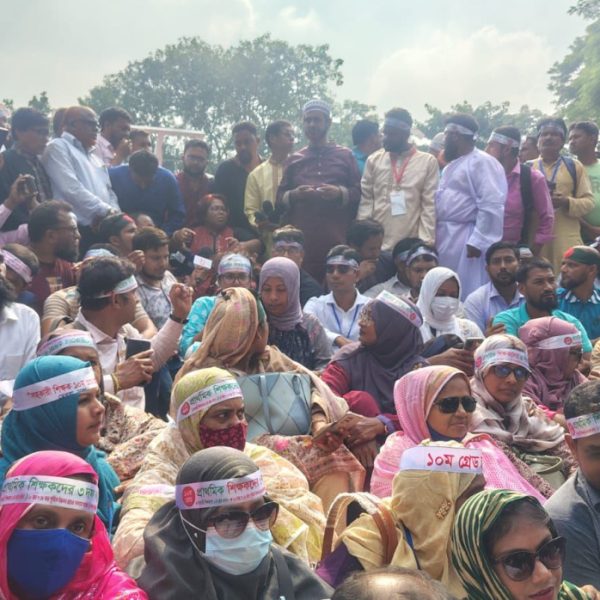 প্রজ্ঞাপন ছাড়া মাঠ ছাড়বেন না আন্দোলনরত প্রাথমিক শিক্ষকরা