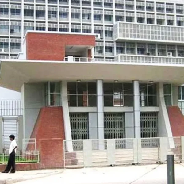 সচিবালয়ে কর্মচারীদের আন্দোলন স্থগিত