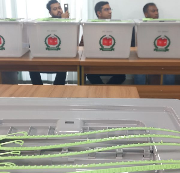 Over Half a Million Expatriate Bangladeshis Cast Votes by Postal Ballot